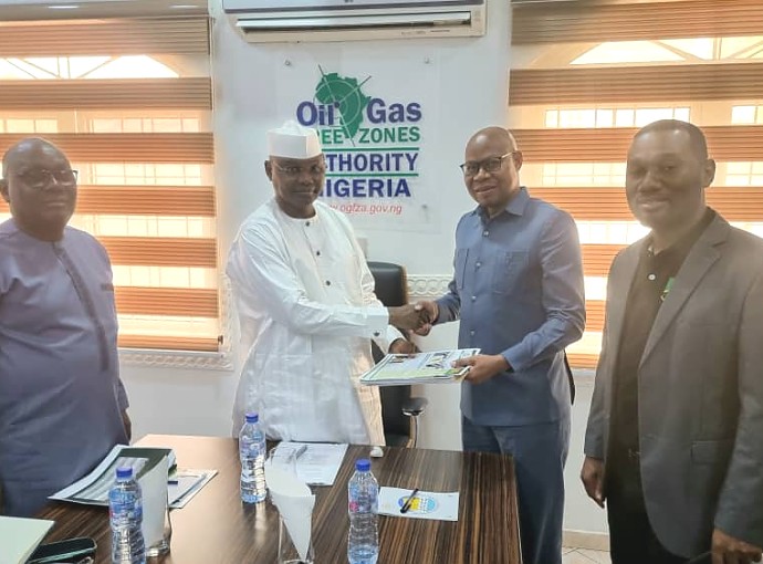 At the middle: Sen Tijjan Y. Kaura, Managing Director/Chief Executive  of Oil and Gas Free Zones Authority (OGFZA), Nigeria, and Mr. Charles J. Itembe, Director General, Economic Processing Zone Authority (EPZA), Tanzania.